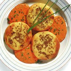 Картофельные биточки с томатным соусом