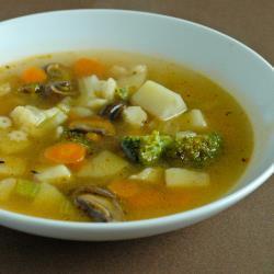 Легкий овощной суп с шампиньонами