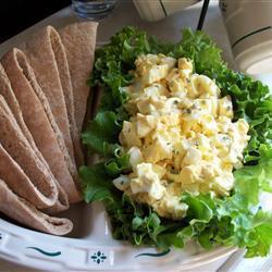 Картофельный салат с сельдереем и яйцами