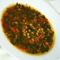 Суп с чечевицей и шпинатом