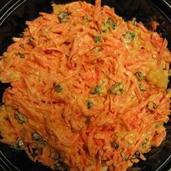 Салат из моркови с изюмом